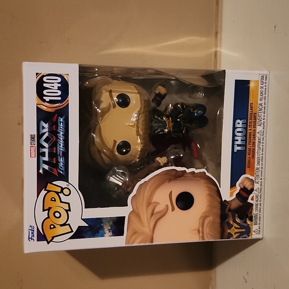 Funko Pop Thor No. 1040 Funko Pop Thor Love and Thunder - Picture 2 of 5